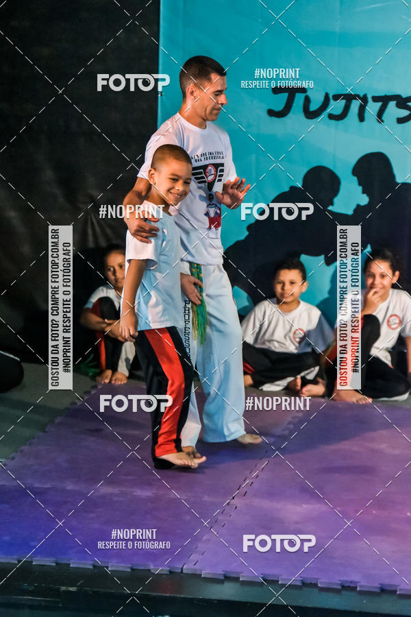 Buy your photos of the eventApresenta��o de Capoeira e Ju Jitsu 2019 on Fotop