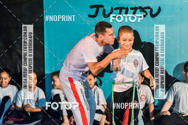 Buy your photos of the eventApresenta��o de Capoeira e Ju Jitsu 2019 on Fotop