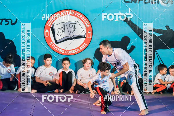 Buy your photos of the eventApresenta��o de Capoeira e Ju Jitsu 2019 on Fotop
