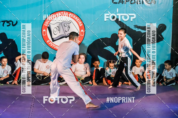 Buy your photos of the eventApresenta��o de Capoeira e Ju Jitsu 2019 on Fotop