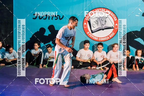 Buy your photos of the eventApresenta��o de Capoeira e Ju Jitsu 2019 on Fotop
