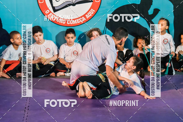 Buy your photos of the eventApresenta��o de Capoeira e Ju Jitsu 2019 on Fotop