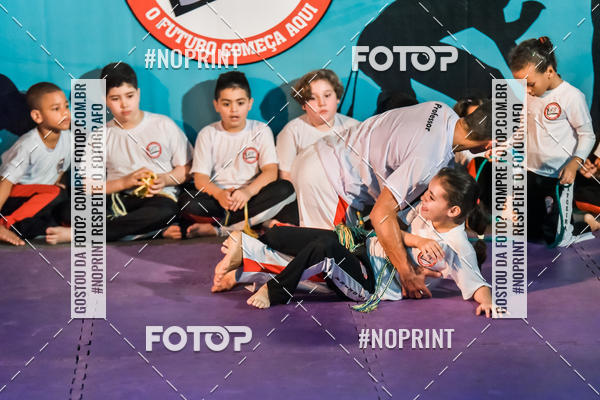 Buy your photos of the eventApresenta��o de Capoeira e Ju Jitsu 2019 on Fotop