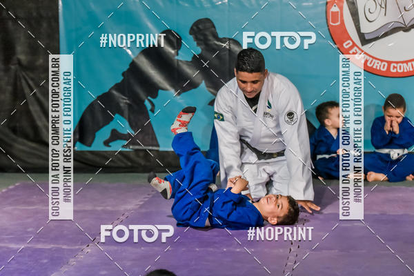 Buy your photos of the eventApresenta��o de Capoeira e Ju Jitsu 2019 on Fotop