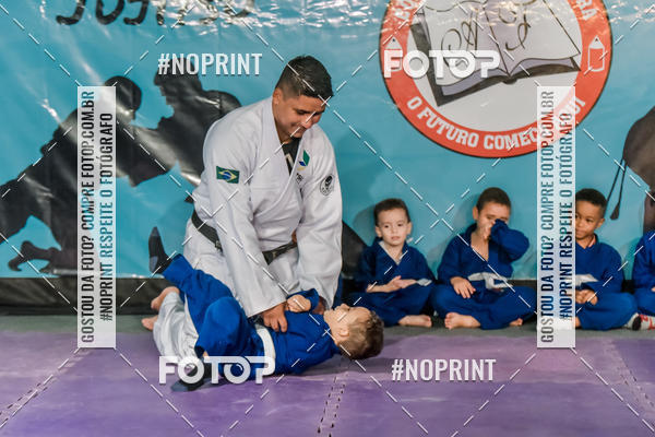 Buy your photos of the eventApresenta��o de Capoeira e Ju Jitsu 2019 on Fotop
