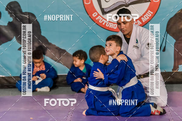Buy your photos of the eventApresenta��o de Capoeira e Ju Jitsu 2019 on Fotop