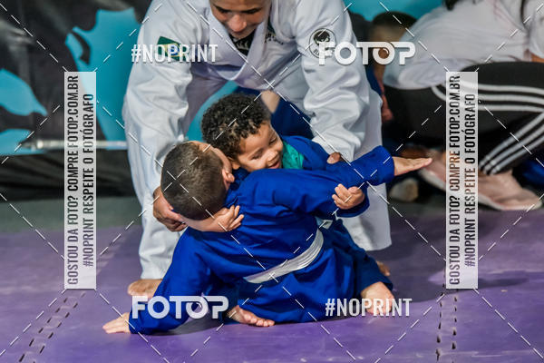 Buy your photos of the eventApresenta��o de Capoeira e Ju Jitsu 2019 on Fotop