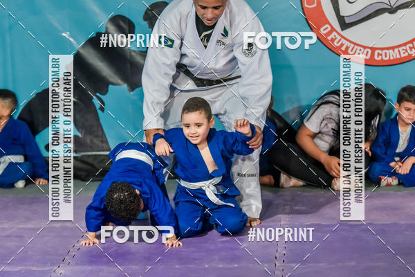 Buy your photos of the eventApresenta��o de Capoeira e Ju Jitsu 2019 on Fotop