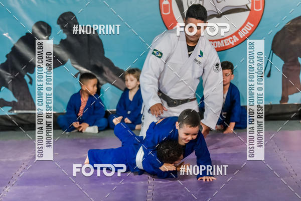 Buy your photos of the eventApresenta��o de Capoeira e Ju Jitsu 2019 on Fotop