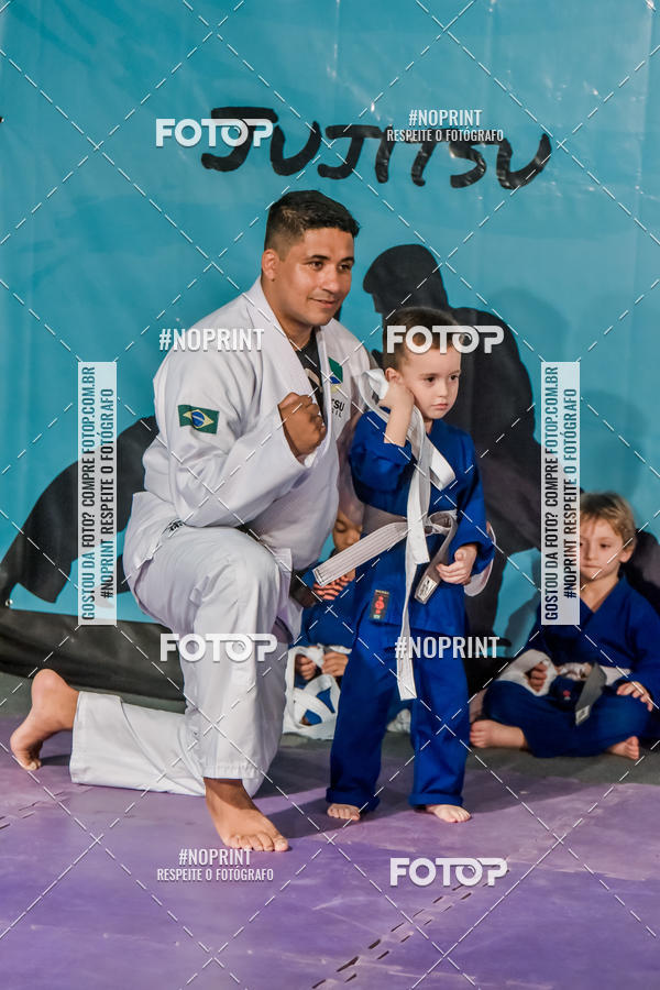 Buy your photos of the eventApresenta��o de Capoeira e Ju Jitsu 2019 on Fotop