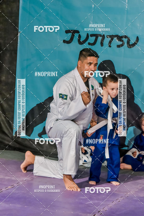 Buy your photos of the eventApresenta��o de Capoeira e Ju Jitsu 2019 on Fotop