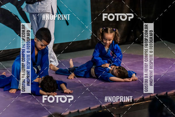 Buy your photos of the eventApresenta��o de Capoeira e Ju Jitsu 2019 on Fotop