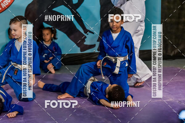 Buy your photos of the eventApresenta��o de Capoeira e Ju Jitsu 2019 on Fotop