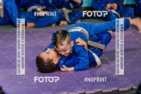 Buy your photos of the eventApresenta��o de Capoeira e Ju Jitsu 2019 on Fotop
