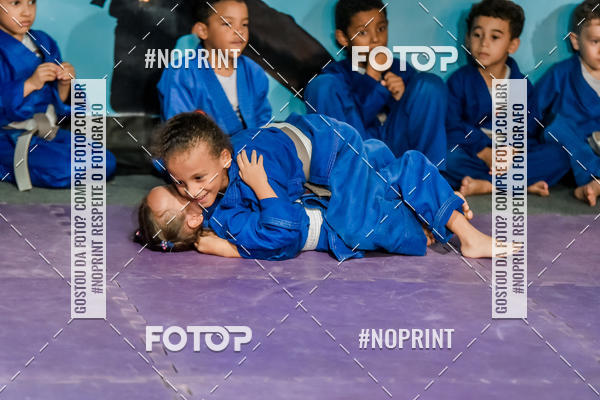 Buy your photos of the eventApresenta��o de Capoeira e Ju Jitsu 2019 on Fotop