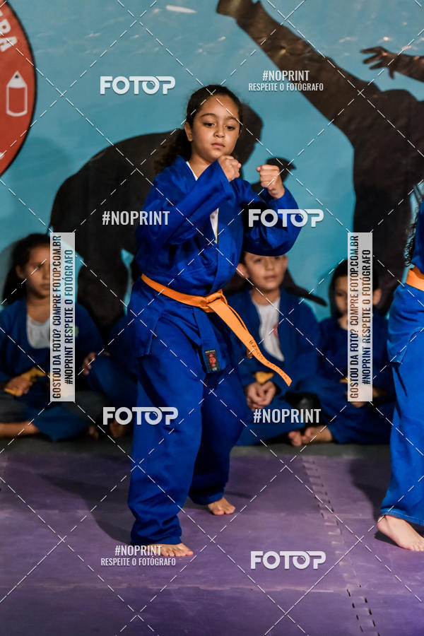 Buy your photos of the eventApresenta��o de Capoeira e Ju Jitsu 2019 on Fotop
