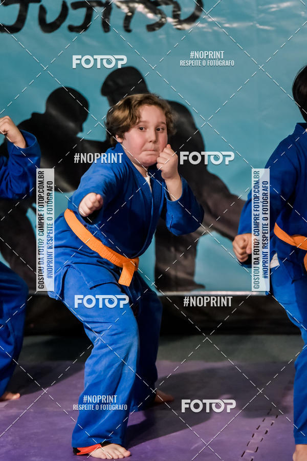 Buy your photos of the eventApresenta��o de Capoeira e Ju Jitsu 2019 on Fotop