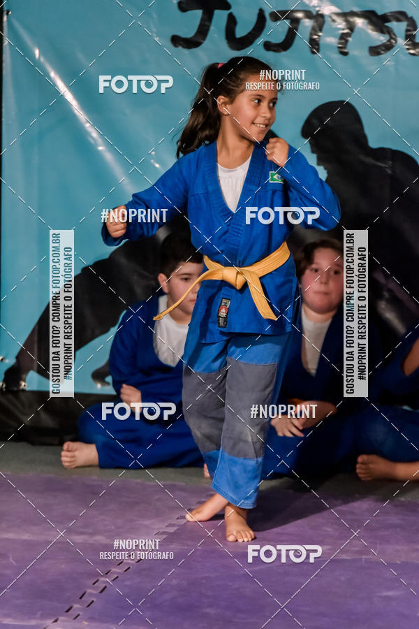 Buy your photos of the eventApresenta��o de Capoeira e Ju Jitsu 2019 on Fotop