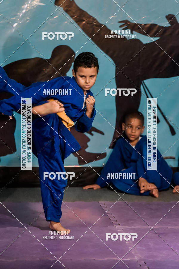 Buy your photos of the eventApresenta��o de Capoeira e Ju Jitsu 2019 on Fotop