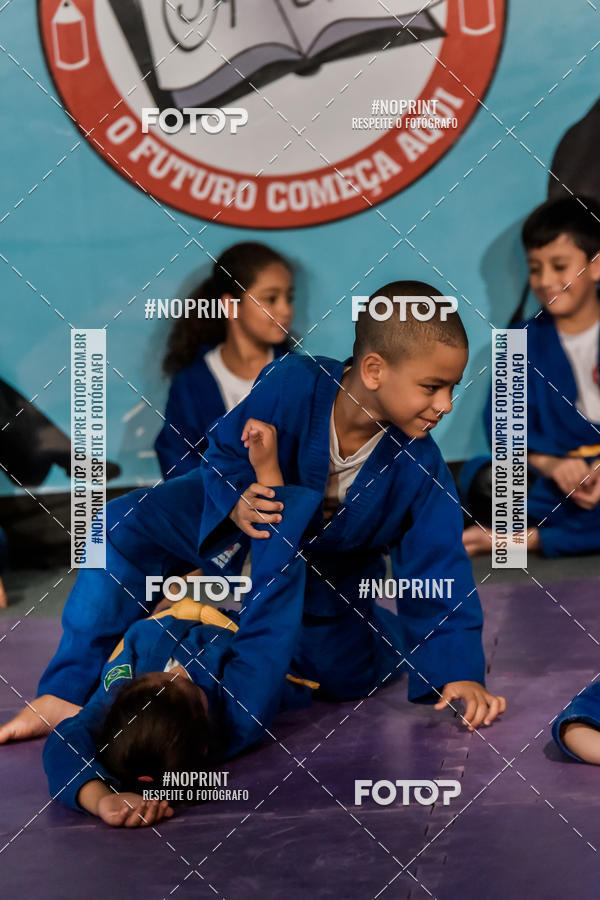 Buy your photos of the eventApresenta��o de Capoeira e Ju Jitsu 2019 on Fotop