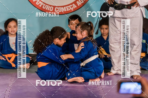 Buy your photos of the eventApresenta��o de Capoeira e Ju Jitsu 2019 on Fotop
