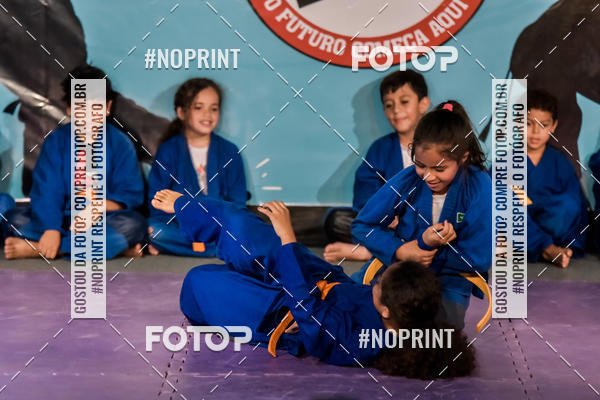 Buy your photos of the eventApresenta��o de Capoeira e Ju Jitsu 2019 on Fotop