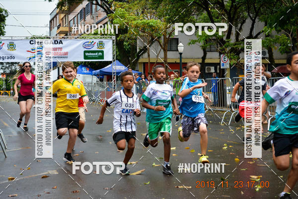 Achetez vos photos de l'vnementCircuito de corrida fecam integrado night run sur Fotop