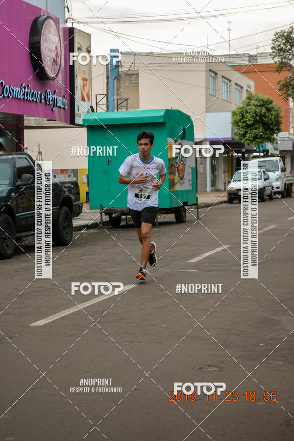 Compre as suas fotos do eventoCircuito de corrida fecam integrado night run no Fotop