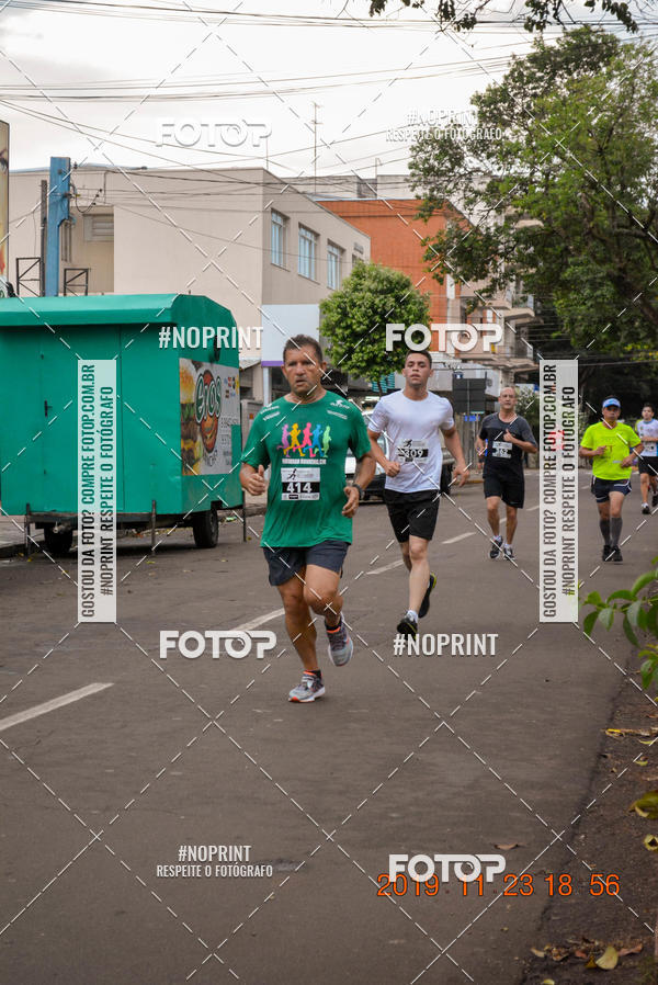 Compre as suas fotos do eventoCircuito de corrida fecam integrado night run no Fotop