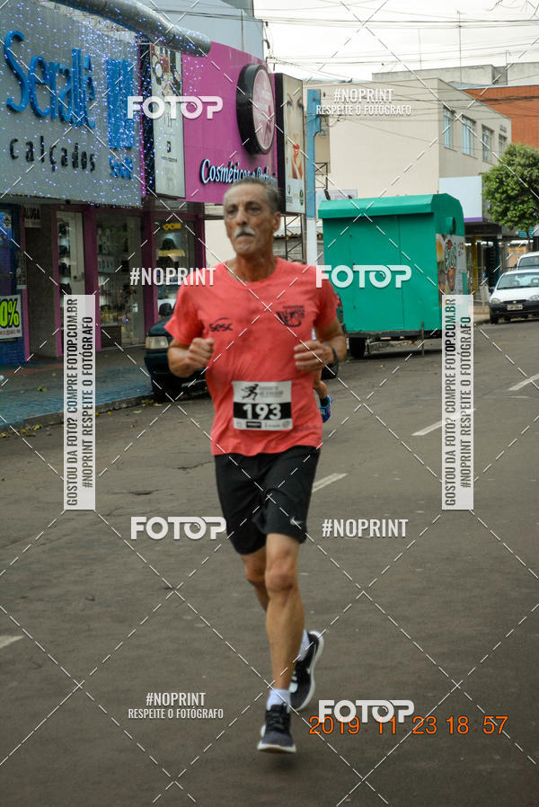 Compre as suas fotos do eventoCircuito de corrida fecam integrado night run no Fotop