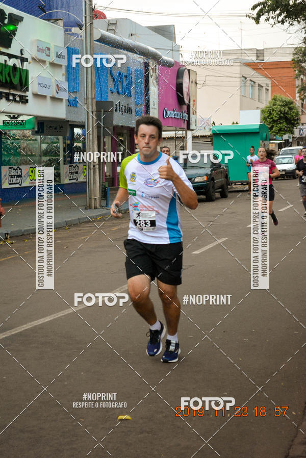 Compre as suas fotos do eventoCircuito de corrida fecam integrado night run no Fotop