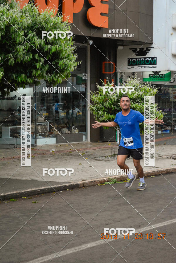 Compre as suas fotos do eventoCircuito de corrida fecam integrado night run no Fotop