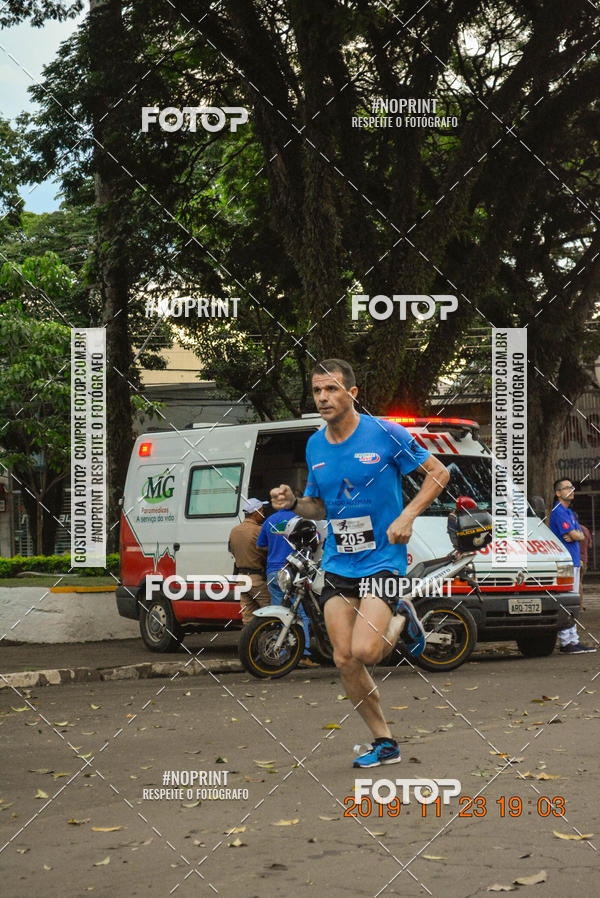 Compre suas fotos do eventoCircuito de corrida fecam integrado night run no Fotop