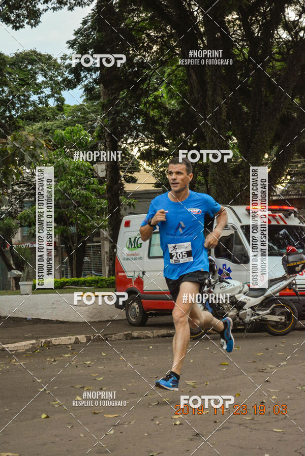 Compre suas fotos do eventoCircuito de corrida fecam integrado night run no Fotop