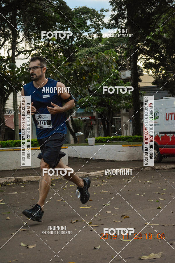 Compre as suas fotos do eventoCircuito de corrida fecam integrado night run no Fotop