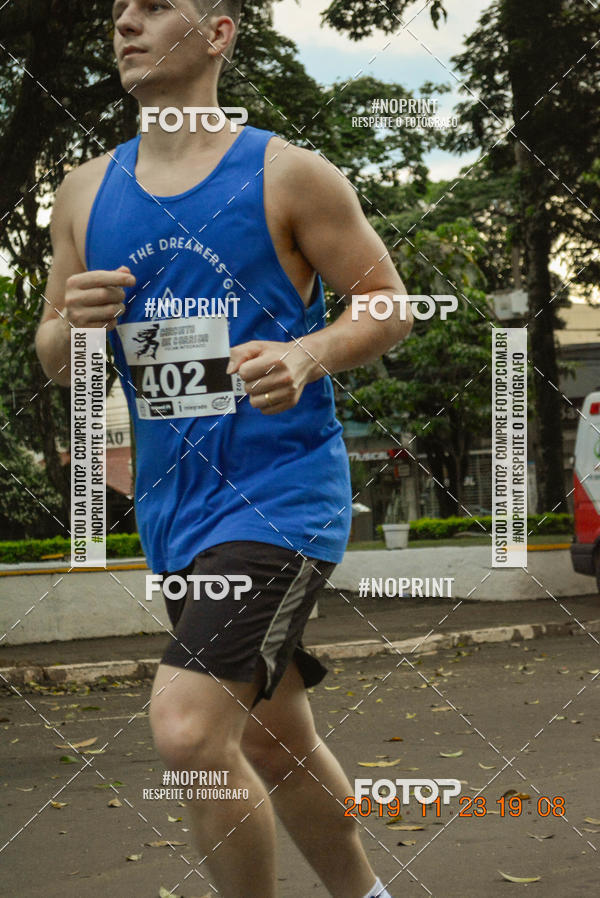 Compre as suas fotos do eventoCircuito de corrida fecam integrado night run no Fotop