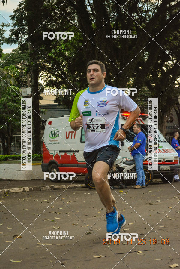 Compre as suas fotos do eventoCircuito de corrida fecam integrado night run no Fotop