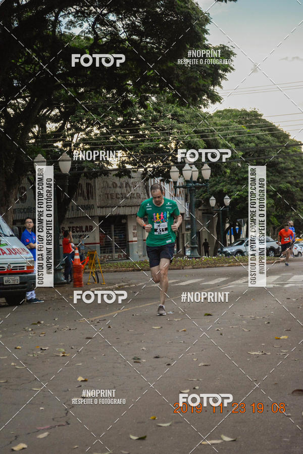 Compre as suas fotos do eventoCircuito de corrida fecam integrado night run no Fotop