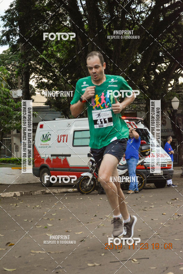 Compre as suas fotos do eventoCircuito de corrida fecam integrado night run no Fotop