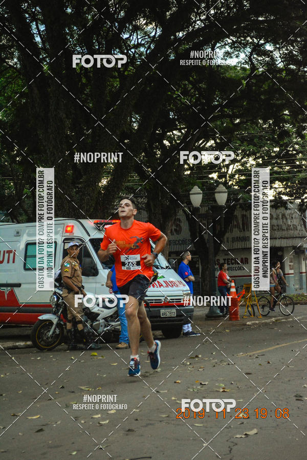 Compre as suas fotos do eventoCircuito de corrida fecam integrado night run no Fotop