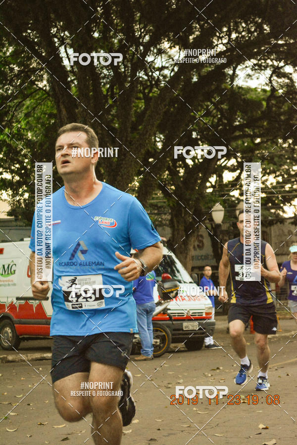 Compre as suas fotos do eventoCircuito de corrida fecam integrado night run no Fotop