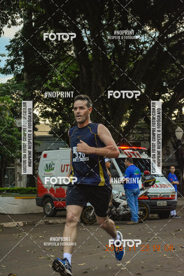 Compre as suas fotos do eventoCircuito de corrida fecam integrado night run no Fotop