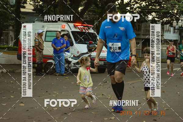 Compre as suas fotos do eventoCircuito de corrida fecam integrado night run no Fotop