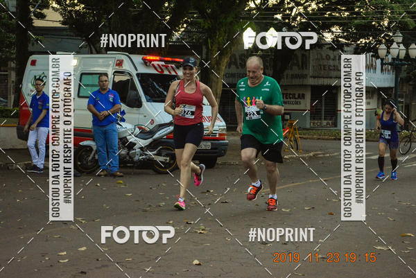 Compre as suas fotos do eventoCircuito de corrida fecam integrado night run no Fotop