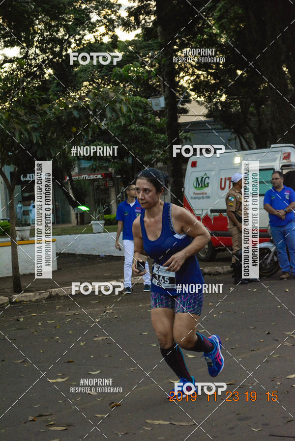 Compre as suas fotos do eventoCircuito de corrida fecam integrado night run no Fotop