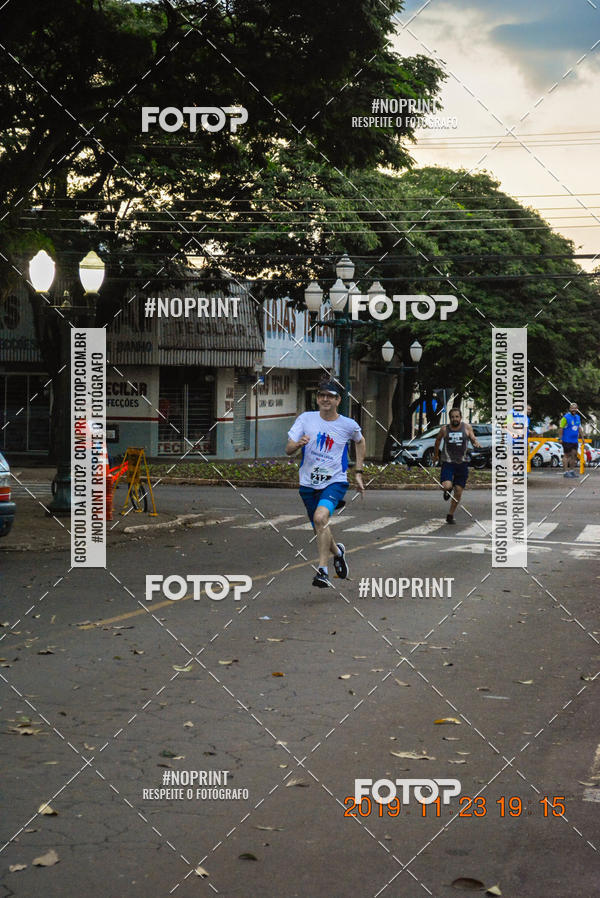 Compre as suas fotos do eventoCircuito de corrida fecam integrado night run no Fotop
