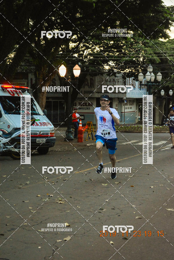 Compre as suas fotos do eventoCircuito de corrida fecam integrado night run no Fotop