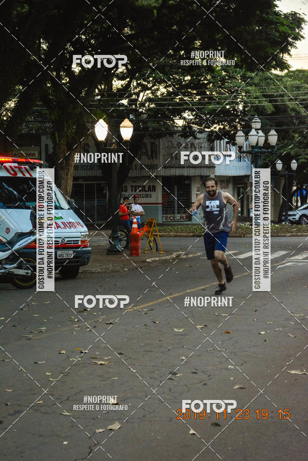 Compre as suas fotos do eventoCircuito de corrida fecam integrado night run no Fotop