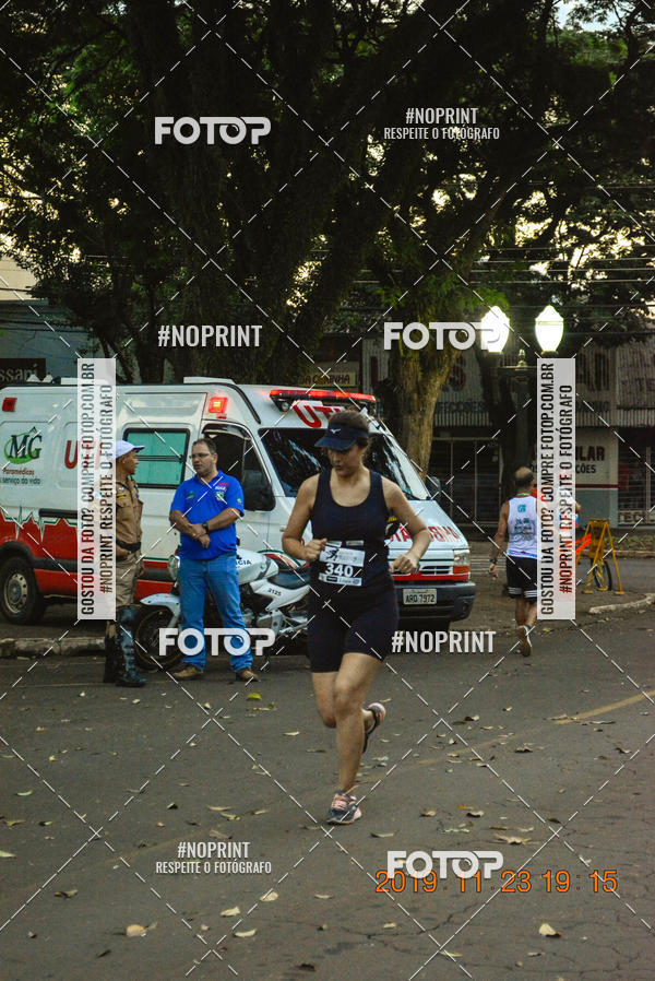Compre as suas fotos do eventoCircuito de corrida fecam integrado night run no Fotop
