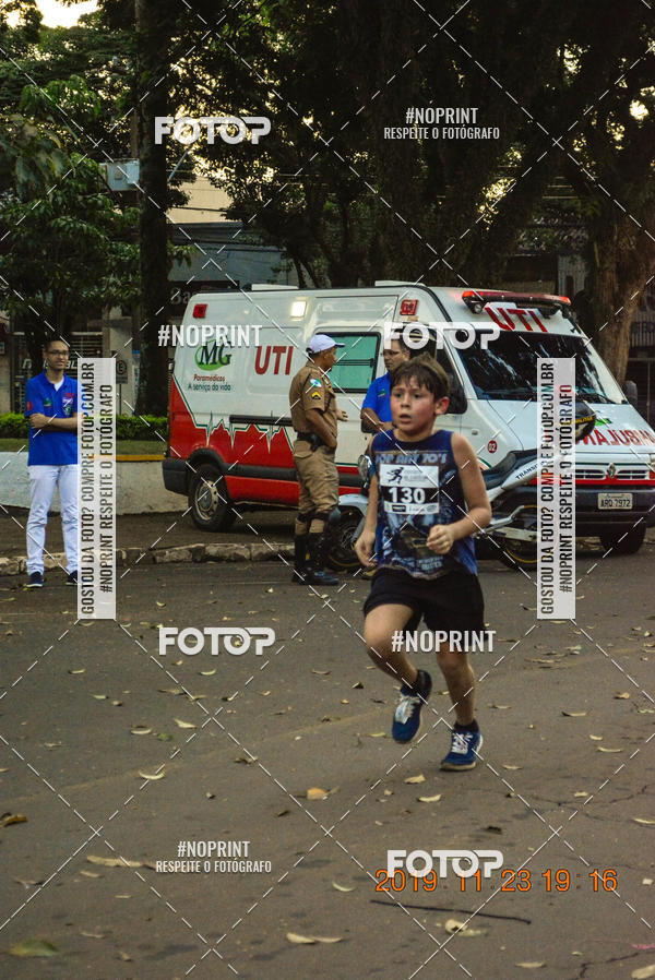 Compre as suas fotos do eventoCircuito de corrida fecam integrado night run no Fotop